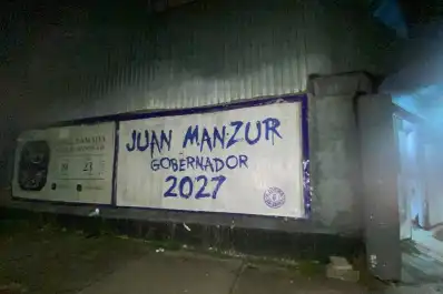 El PV, ¿nuevo sello de Manzur?; la reunión del oeste; y la foto con Sergio Massa