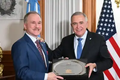 El embajador de Estados Unidos se reunió con Jaldo y destacó las oportunidades de Tucumán para el desarrollo económico