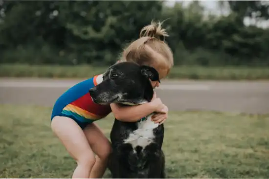 550x367_beneficios-tener-mascota-casa-cuando-hay-ninos-pequenos-1156269-092429.webp