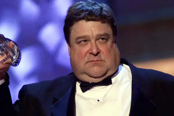 La impactante transformación física de John Goodman: perdió casi 100 kilos y mostró su nueva imagen