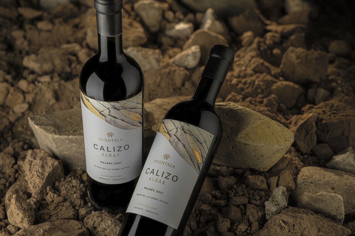 EL MEJOR TINTO. Huentala Calizo Albar Block 06 2023, el vino que fue reconocido en Inglaterra. 