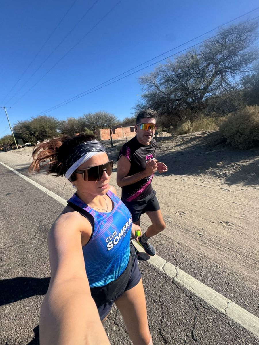 KILÓMETROS. La pareja también aprovecha los entrenamientos para recorrer distintos lugares y seguir construyendo una historia que tiene al running como protagonista.