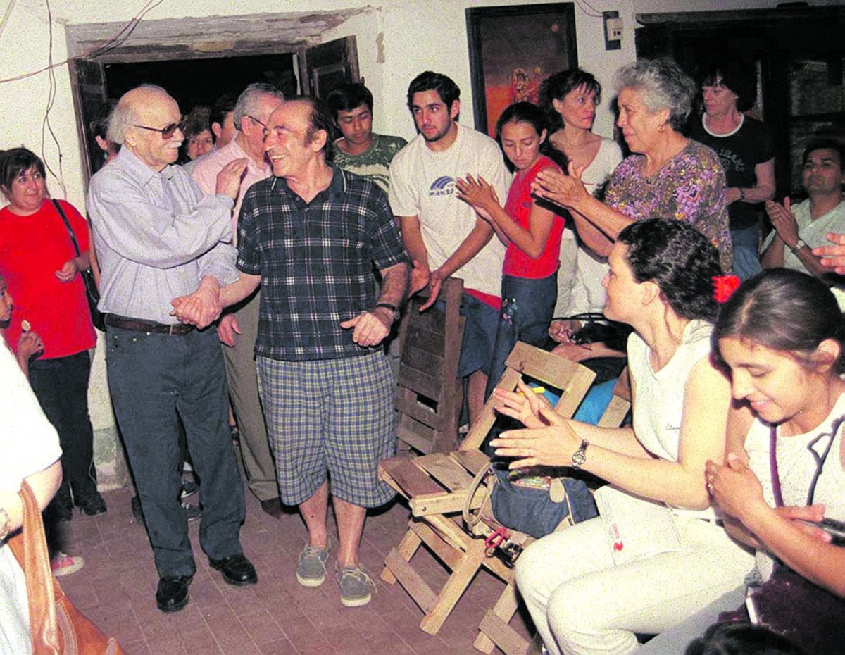 Recuerdos fotográficos: 2003. Sabato y Estrella, en una caravana cultural en Vinará