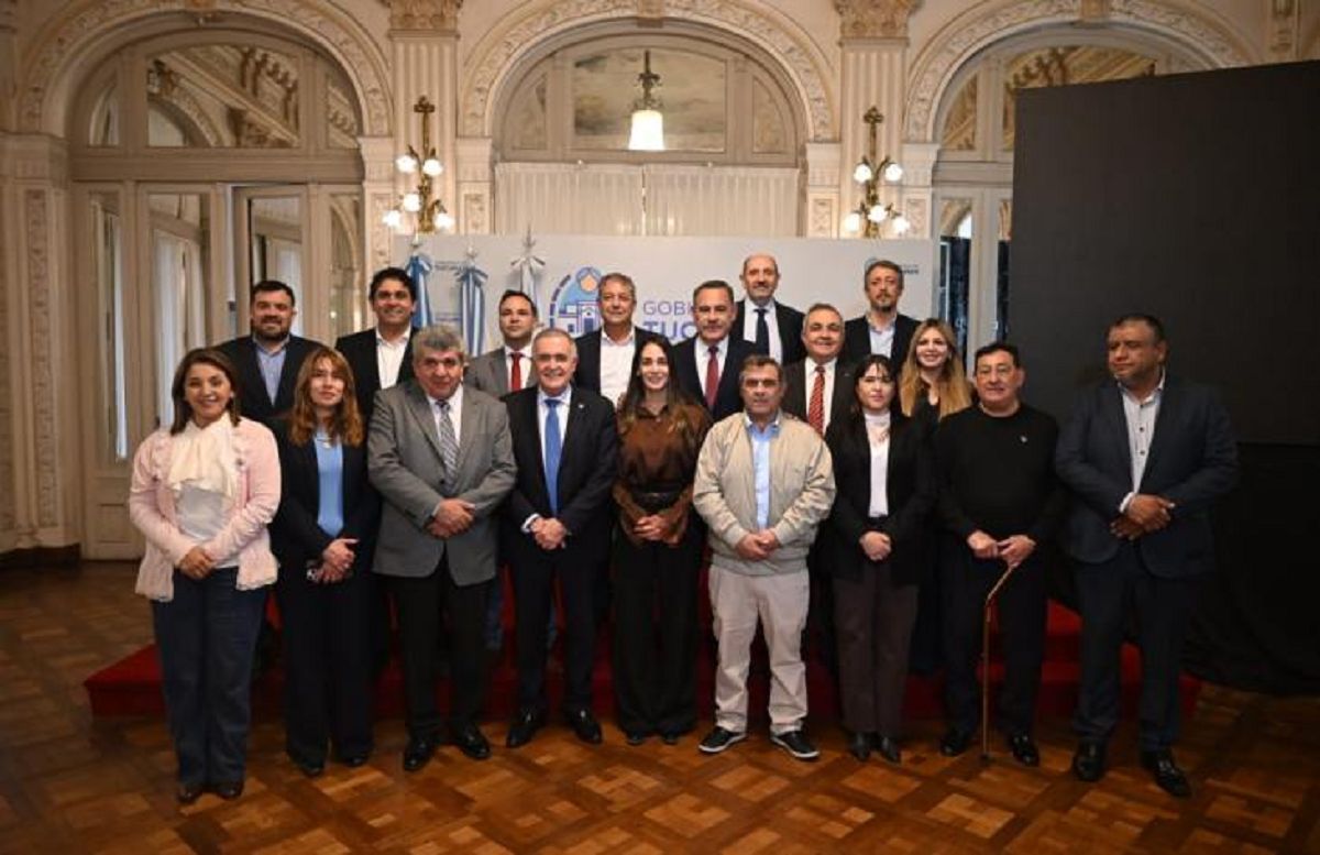 TERRITORIO. Jaldo mantuvo un encuentro junto a dirigentes del oeste.