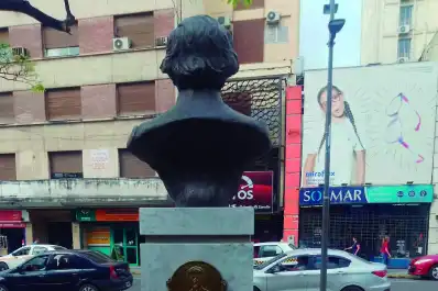 Cartas de lectores: el busto de Alberdi