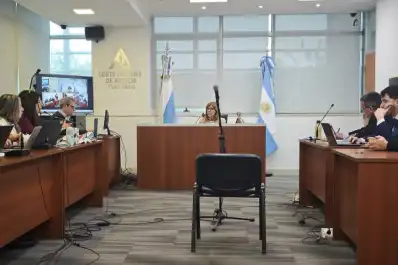 Un policía recibió una condena de 13 años por estafar a feriantes
