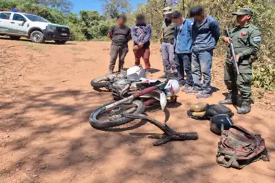 Salta: circulaban en una moto con mochilas que llevaban más de 5 kilos de marihuana