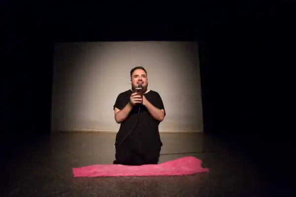 Teatro: Kikín Díaz transita los textos de Pedro Lemebel