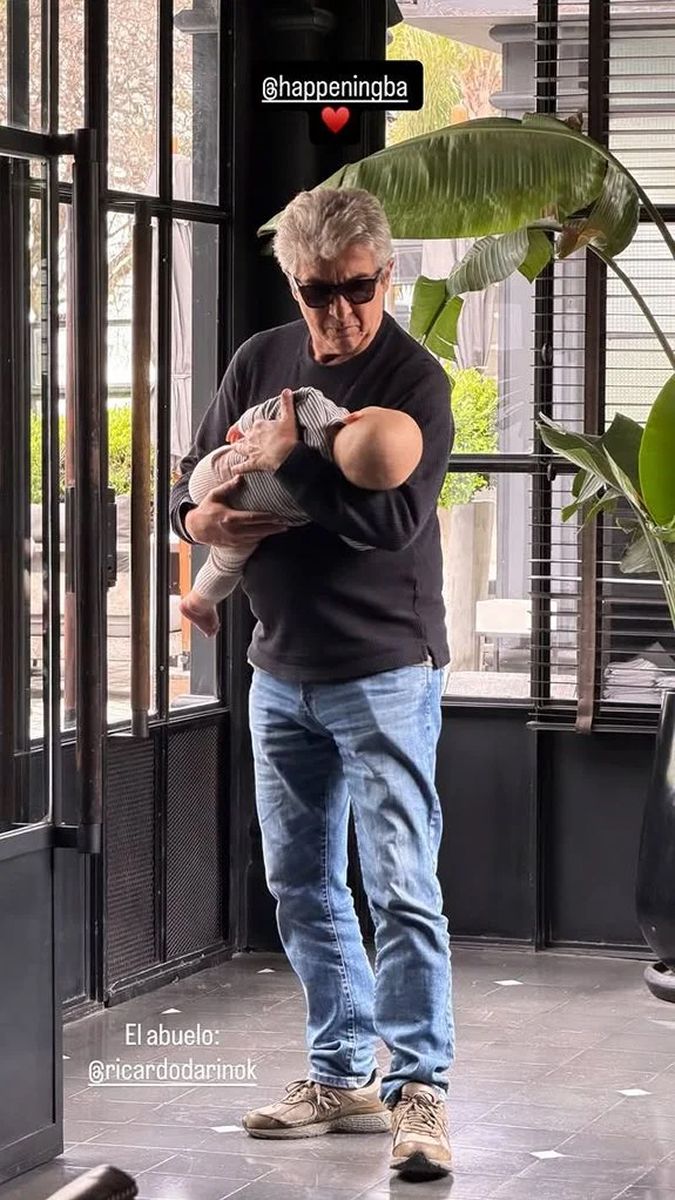 Ricardo Darín junto a su nietos Dante
