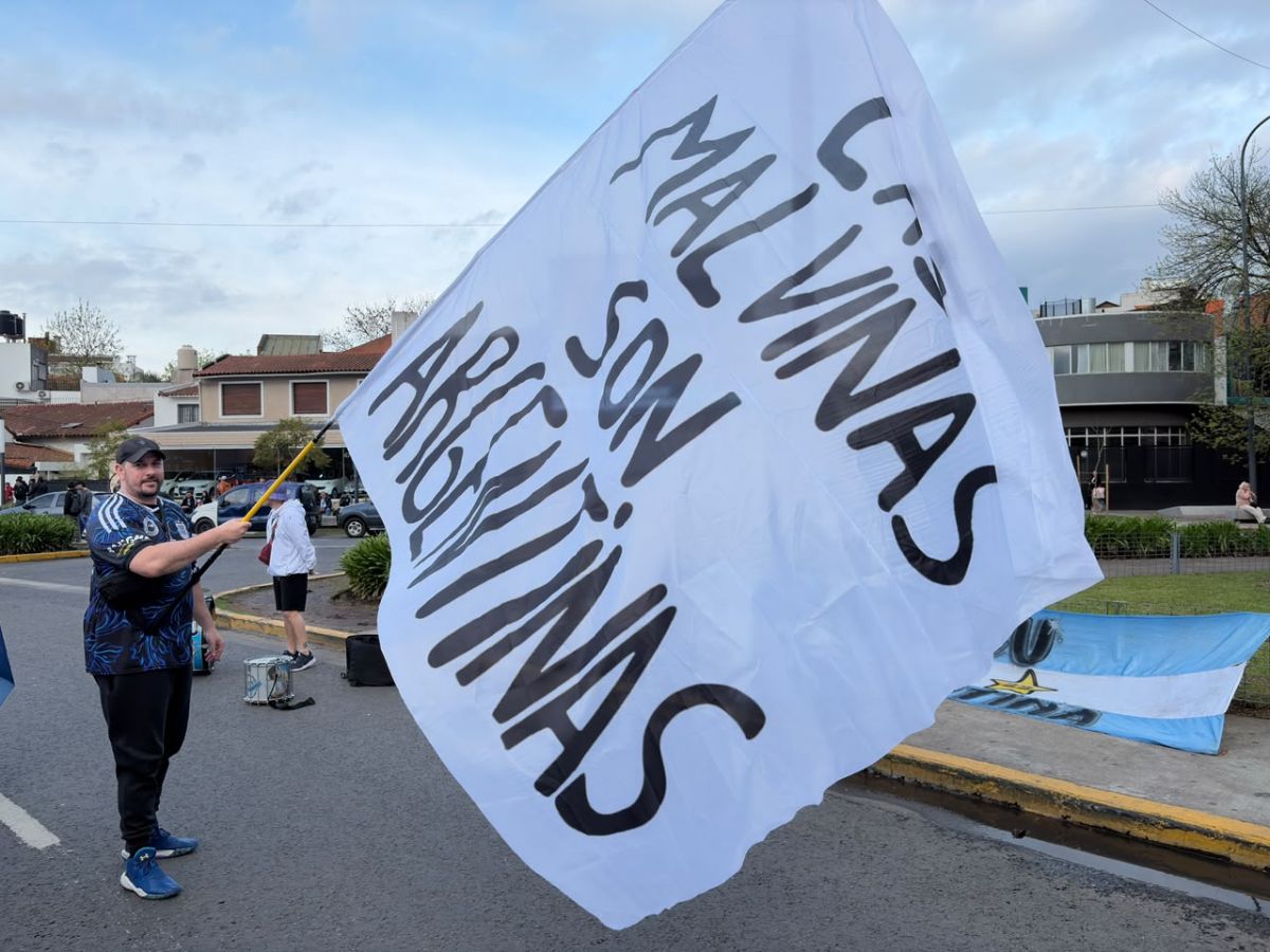 Del 10 de Diego a las Malvinas: las banderas que palpitan Argentina-Burkina Faso