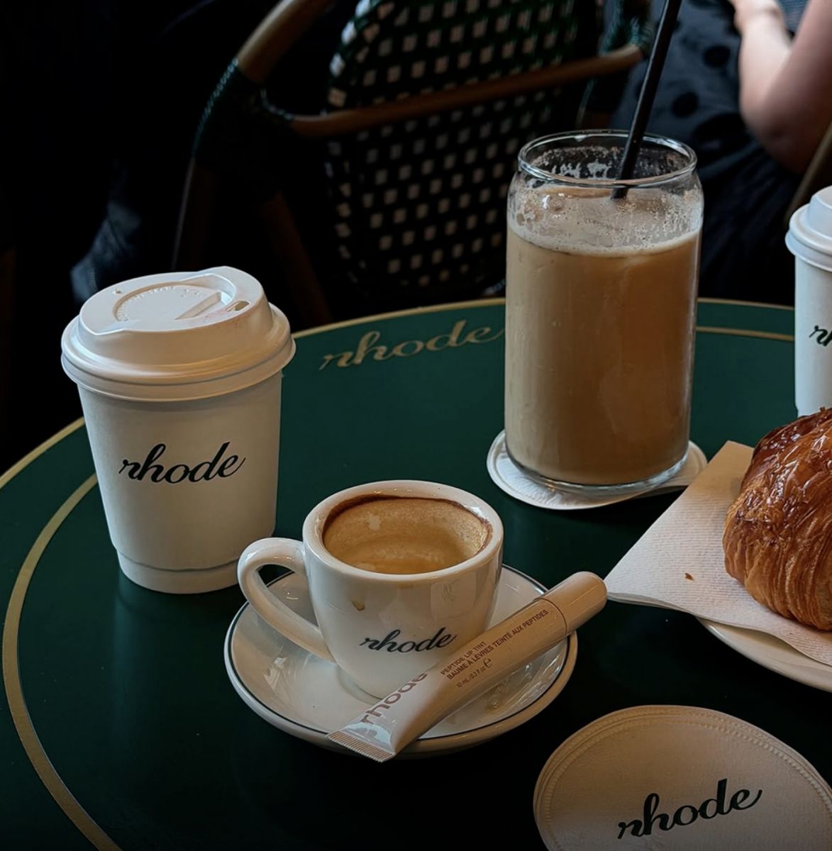 Ralph Lauren, Dior y Louis Vuitton: el boom de los cafés de lujo