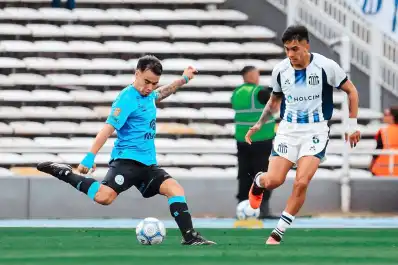 Belgrano derrotó a Talleres en el clásico y alcanzó la cima de la Zona B
