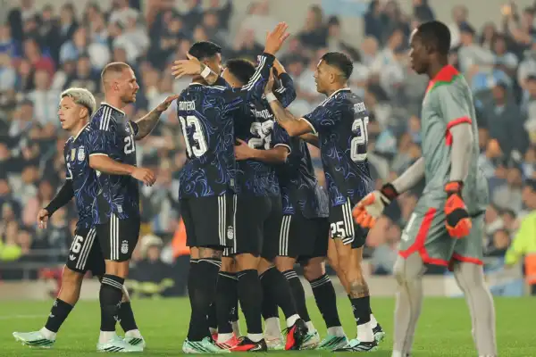 La Selección juega amistosos que cada vez se parecen menos a un partido