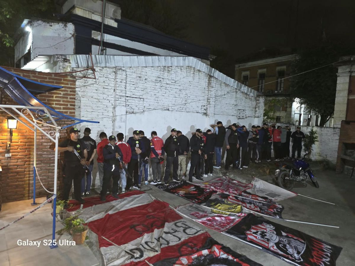 SALDO. La Policía informó que 17 hinchas 