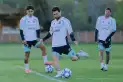 Doble 9, presión en equipo y la pelota como bandera: cómo se prepara la Selección para jugar sin Messi