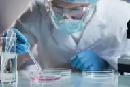 Alerta en Siberia: ponen bajo cuarentena cinco hospitales por la muerte de una mujer