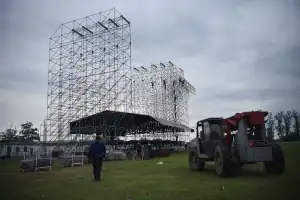 El hipódromo está listo para recibir a los Fundamentalistas del Aire Acondicionado