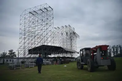El hipódromo está listo para recibir a los Fundamentalistas del Aire Acondicionado