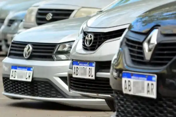 Cómo saber de qué año es un auto por la patente: la guía para entender las letras