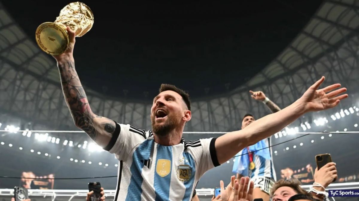 Del “me cortaron las piernas” al “me vacié”: Maradona, Messi y la despedida de los dos últimos artistas del fútbol