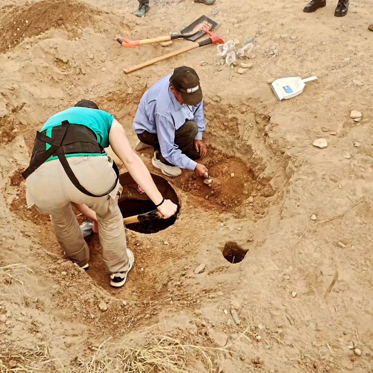 Las fotos del hallazgo arqueológico en Choromoro: vasijas, cerámicas y restos óseos