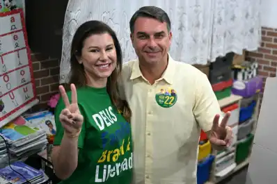 Tres semanas para la segunda vuelta en Brasil: Bolsonaro, más fuerte, navega la ola conservadora