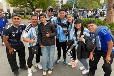 Un cambio de colectivo y más de 1.200 kilómetros: la odisea de una tucumana para despedir a Messi