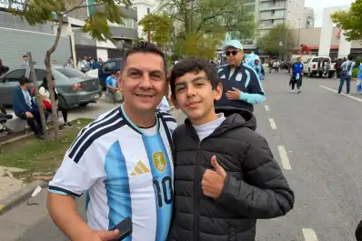Es la persona más importante de mi vida: tiene 12 años, vio a Messi ganar todo con la Selección y hoy lo despide