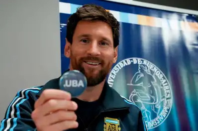 Es un orgullo muy grande: Messi recibió el Doctor Honoris Causa de la UBA antes de su despedida