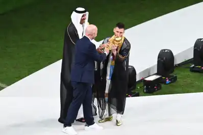Una roja en el debut, una túnica en Qatar y un “¿qué mirás, bobo?”: curiosidades y anécdotas de Messi en la Selección