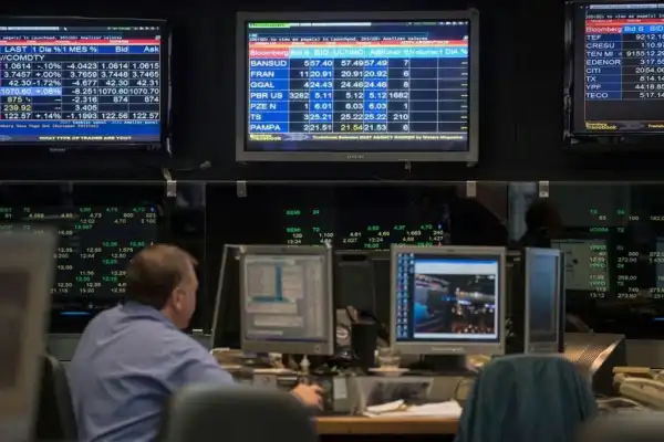Efecto Brasil: día positivo para bonos y riesgo país de Argentina
