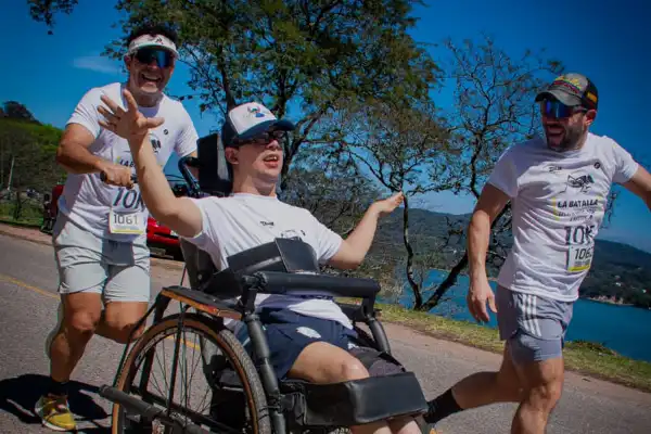 Juegan al rugby inclusivo en Los Tarcos y ahora correrán juntos los 21K LA GACETA