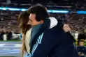 La Sole le cantó “Brindis” a Messi en el Monumental y el abrazo entre ambos emocionó al estadio