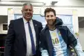 La carta de “Chiqui” Tapia a Messi y la frase con la que cerró su despedida: “Mi héroe favorito”