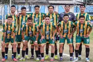 A los 47 años, un ex arquero de Atlético hizo un golazo de arco a arco en la Liga Tucumana
