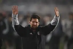 Messi y los hinchas, un vínculo para siempre: la vuelta olímpica que nadie quería que terminara