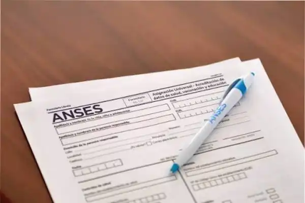 Cambios en la AUH de ANSES: cómo funcionaría el nuevo trámite de escolaridad y qué pasará con la Libreta
