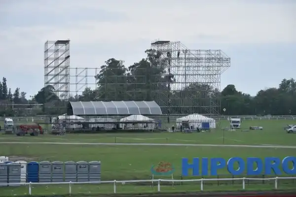 Hoteles completos, operativo de ingreso y horarios: así espera Tucumán a Los Fundamentalistas