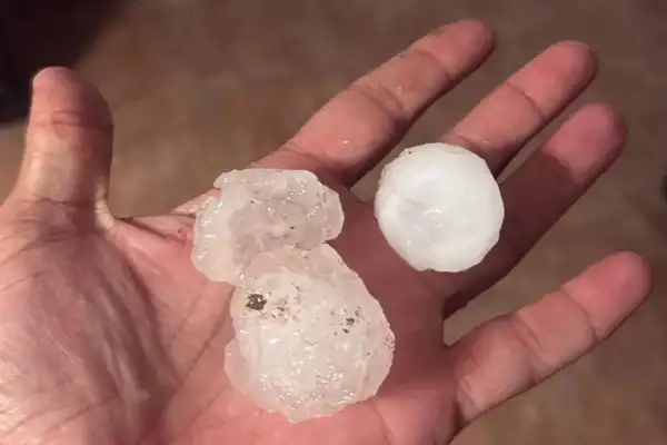 Granizo, voladuras de techos y daños: así fue el fuerte temporal que azotó a Taco Ralo