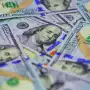 El dólar blue cayó $15 y alcanzó su nivel más bajo en casi un mes: a cuánto cerró el oficial