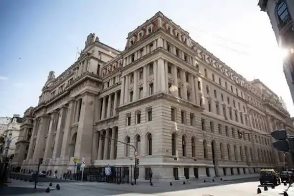 Giro en la Justicia: la Corte Suprema nacional suspendió la derogación de la Ley de Tierras