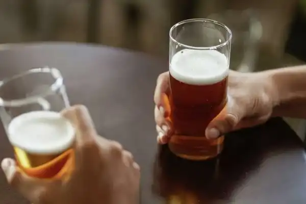 Especialistas de Harvard destacaron que más de 60 enfermedades se asocian al consumo de alcohol