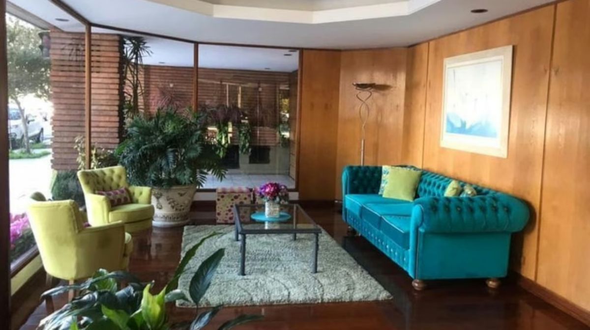 Así era por dentro el departamento de Diego Maradona en Segurola y Habana: lujo, sauna y cientos de recuerdos