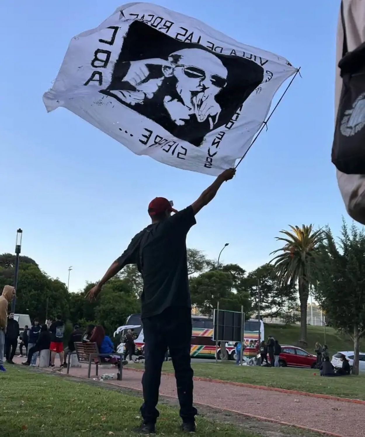 UNA PASIÓN COMPARTIDA. La bandera del músico es una constante.