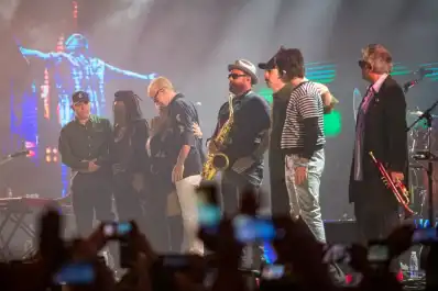 Los fans del Indio llegan de todo el país entre lágrimas para un show histórico