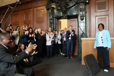 Una experta en crímenes internacionales ganó el Nobel de la Paz