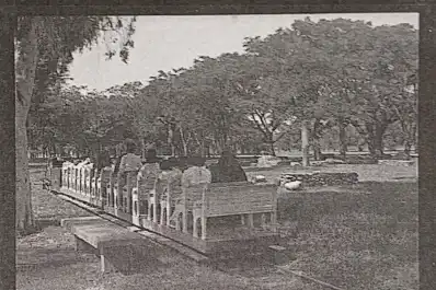 Recuerdos fotográficos: el trencito del parque, ilusión de un viaje para los niños, diversión para los grandes