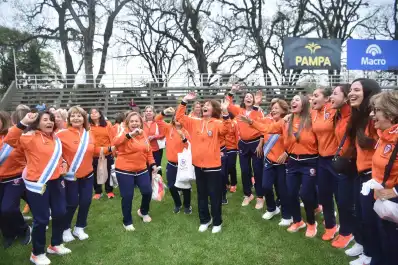 La edad es solo un número: abrazos, colores y emoción en la apertura del Nacional de Veteranas