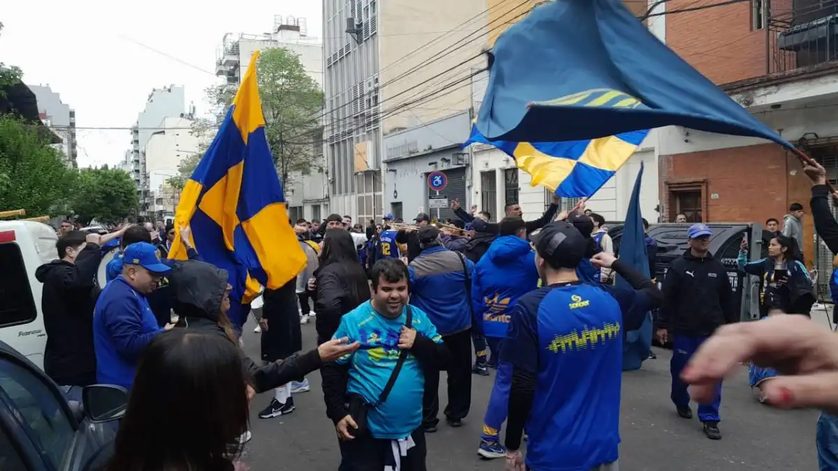 La fiesta bohemia, primero afuera