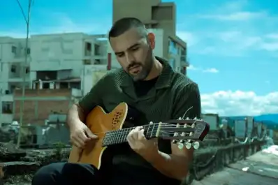 Show íntimo: Folclore jujeño en la voz de Maxi Ciares